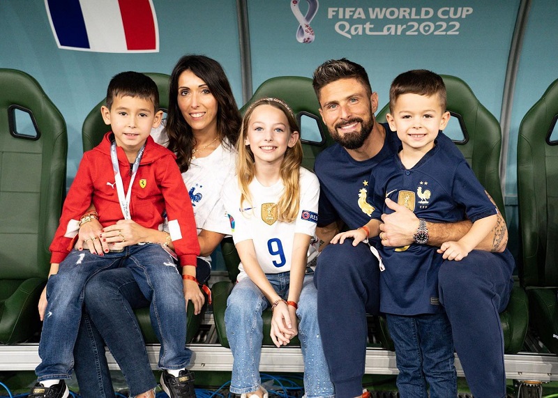 hình nền Olivier Giroud cùng gia đình nhỏ tại fifa wc 2022