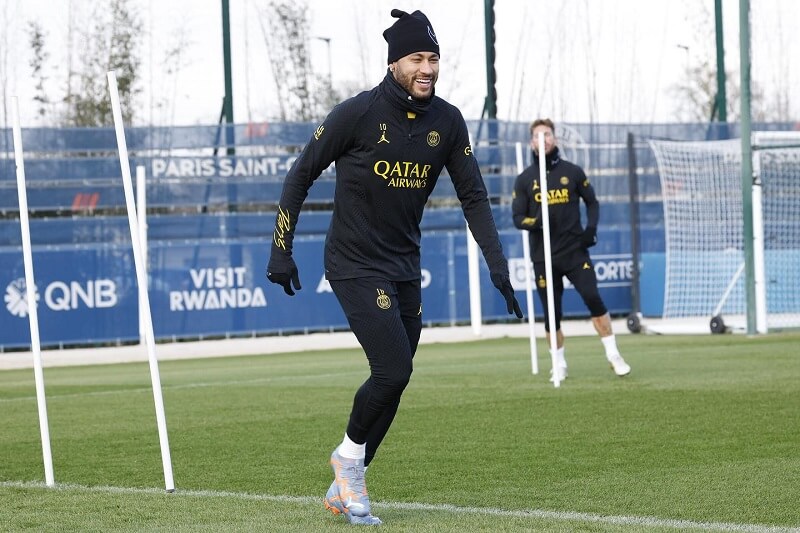 Hình nền Neymar Jr vui vẻ tập luyện