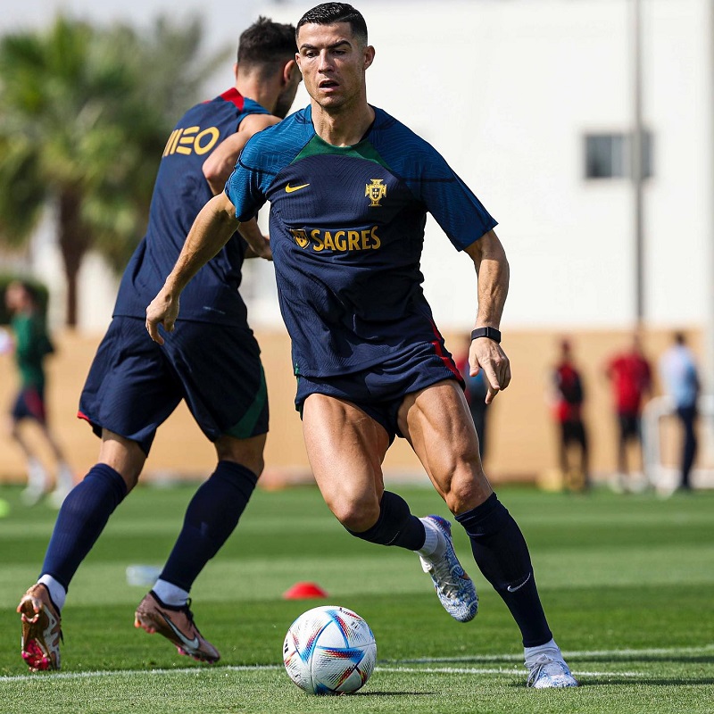 Hình nền Ronaldo luyện tập